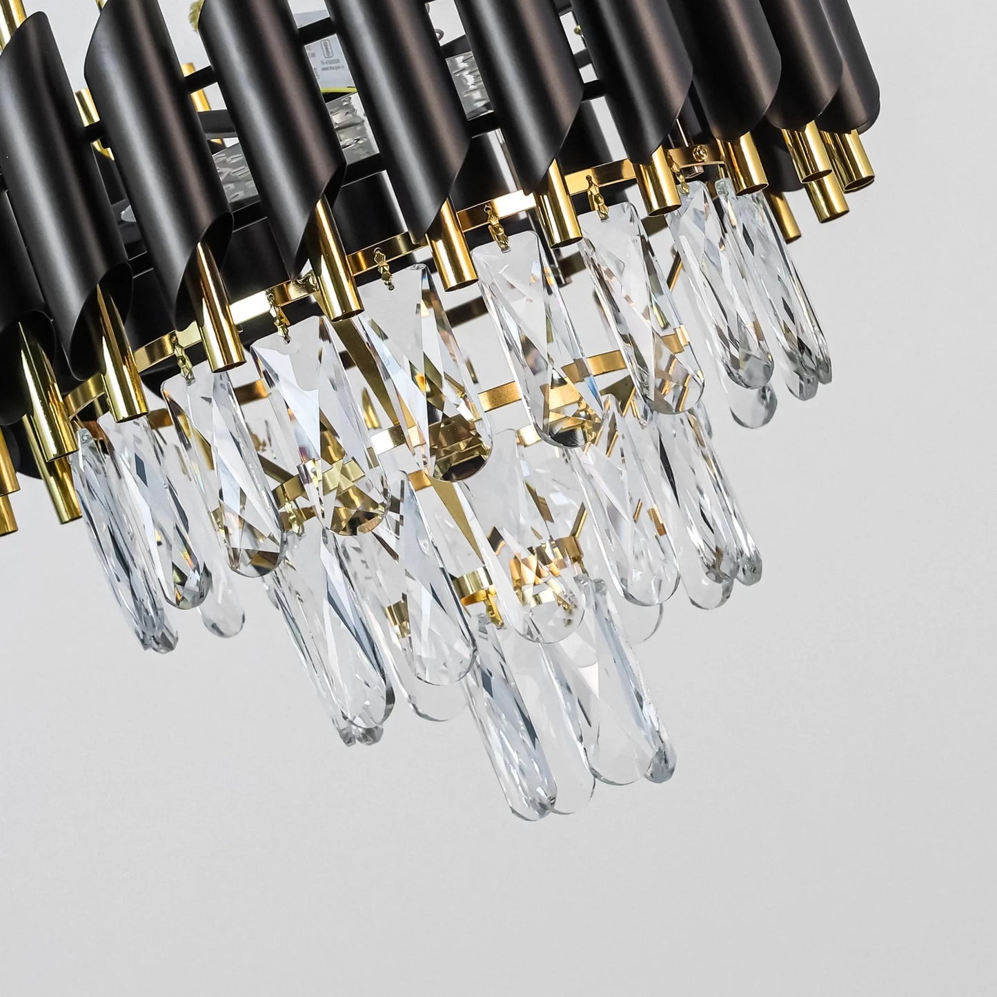 LuxeGlow Crystal Chandelier – Modern Glamour & Warm Light