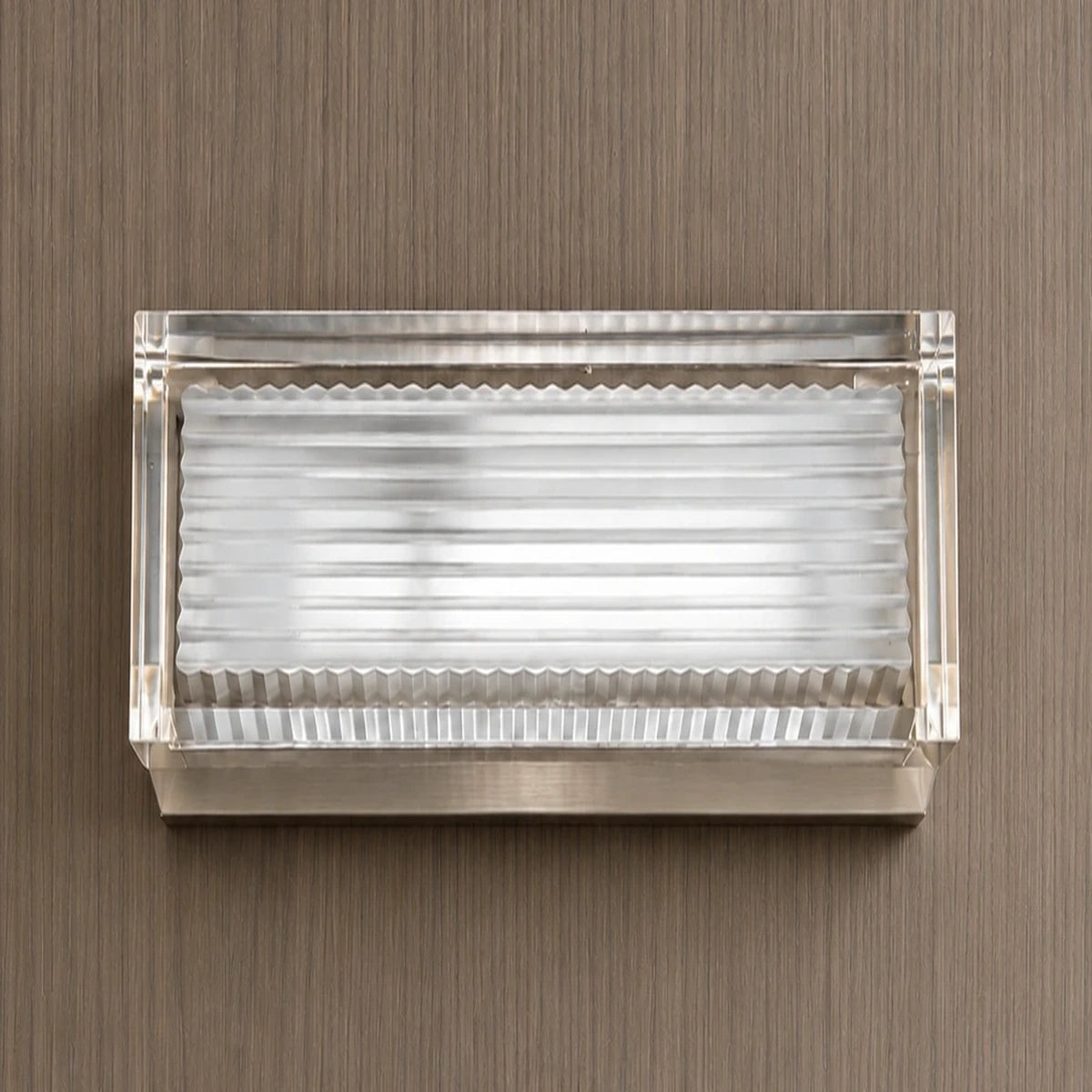 Close-up of the horizontal ribbed diffuser