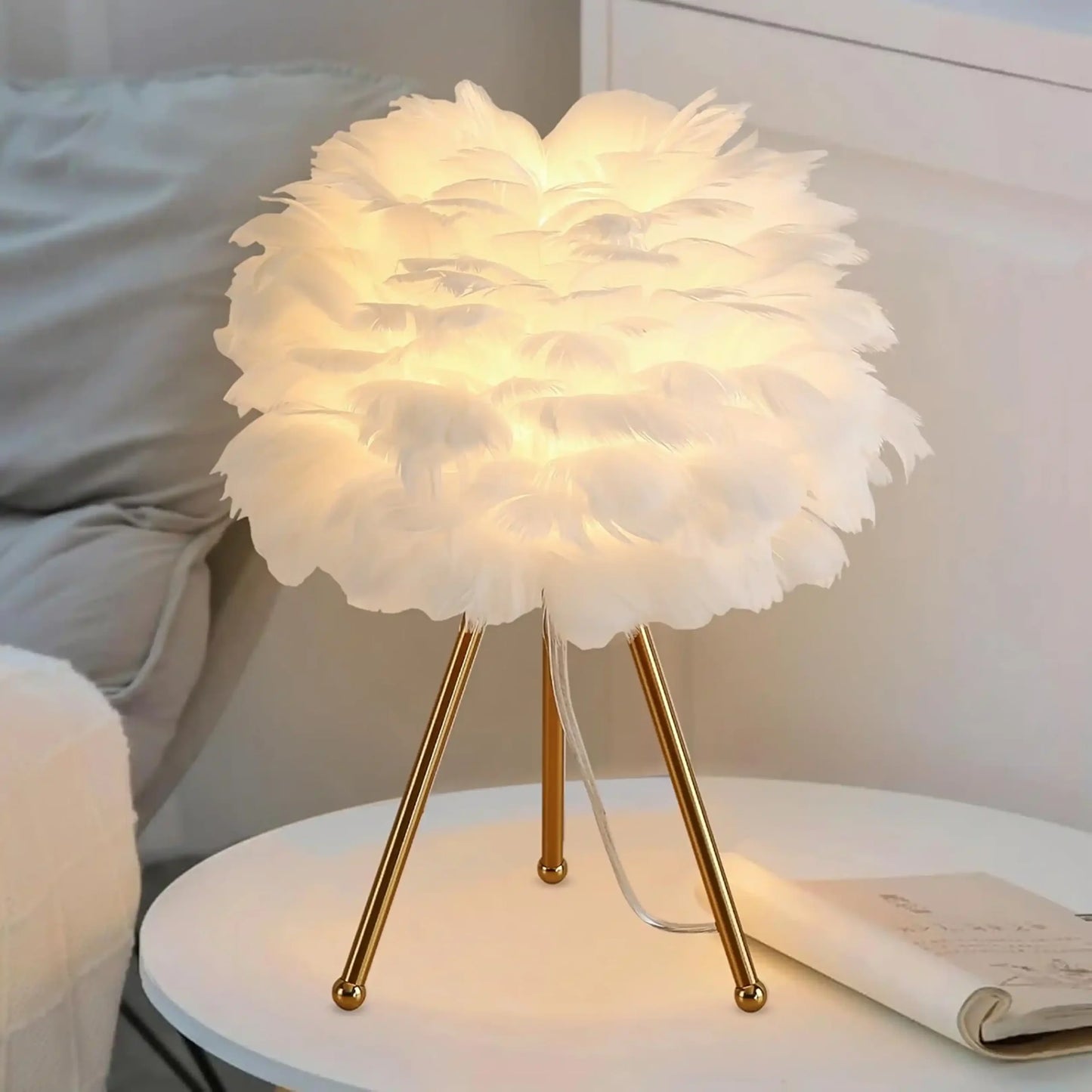 B&B Feather Leaf Table Lamp - White