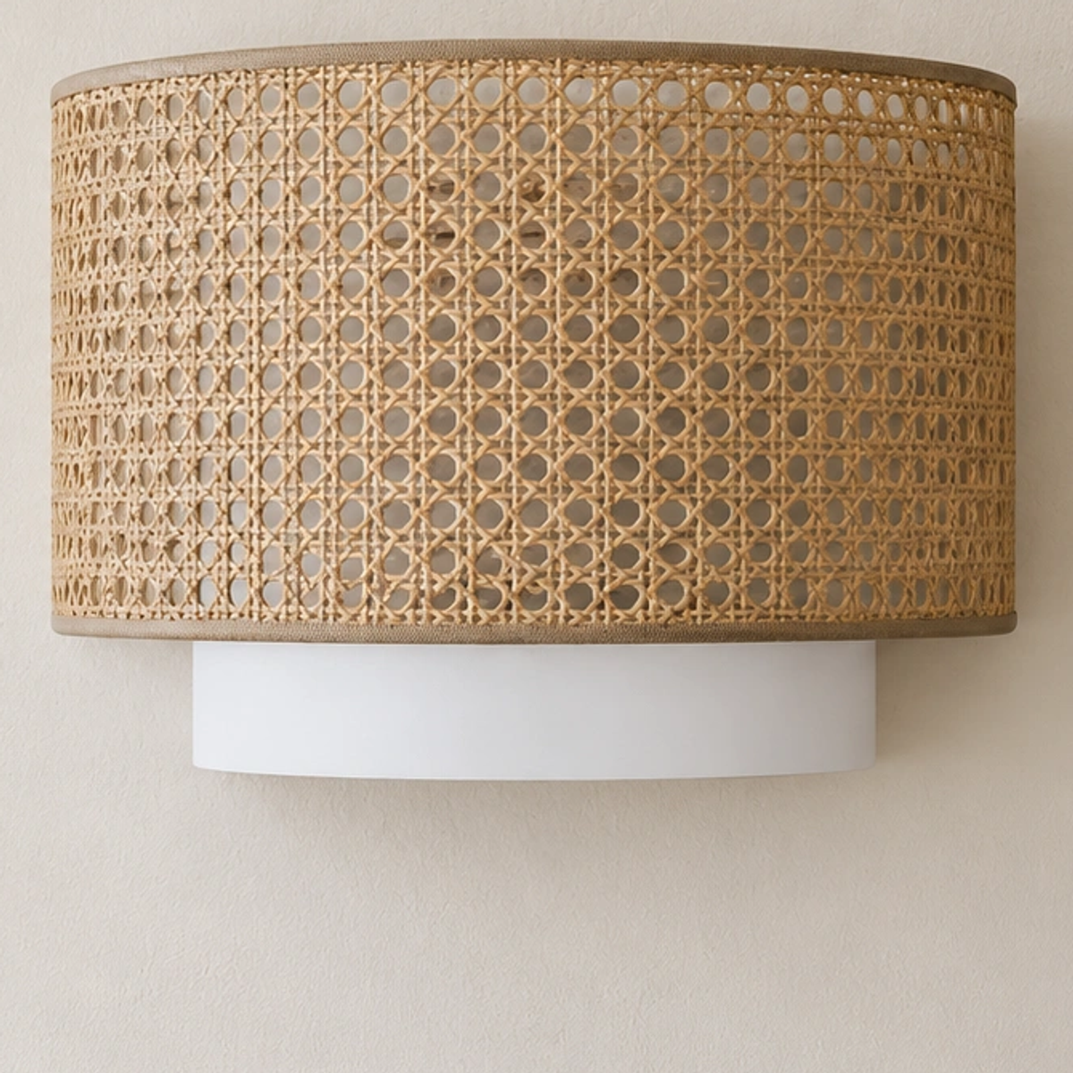 Close view of the RH54 circular open-weave pattern and edge trim