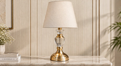 Supplier-provided room setting of the crystal urn table lamp